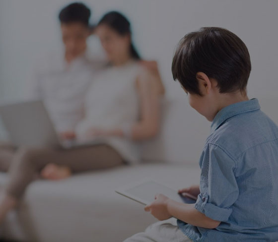 12歲少年玩手機致頸椎提前衰老三十歲！